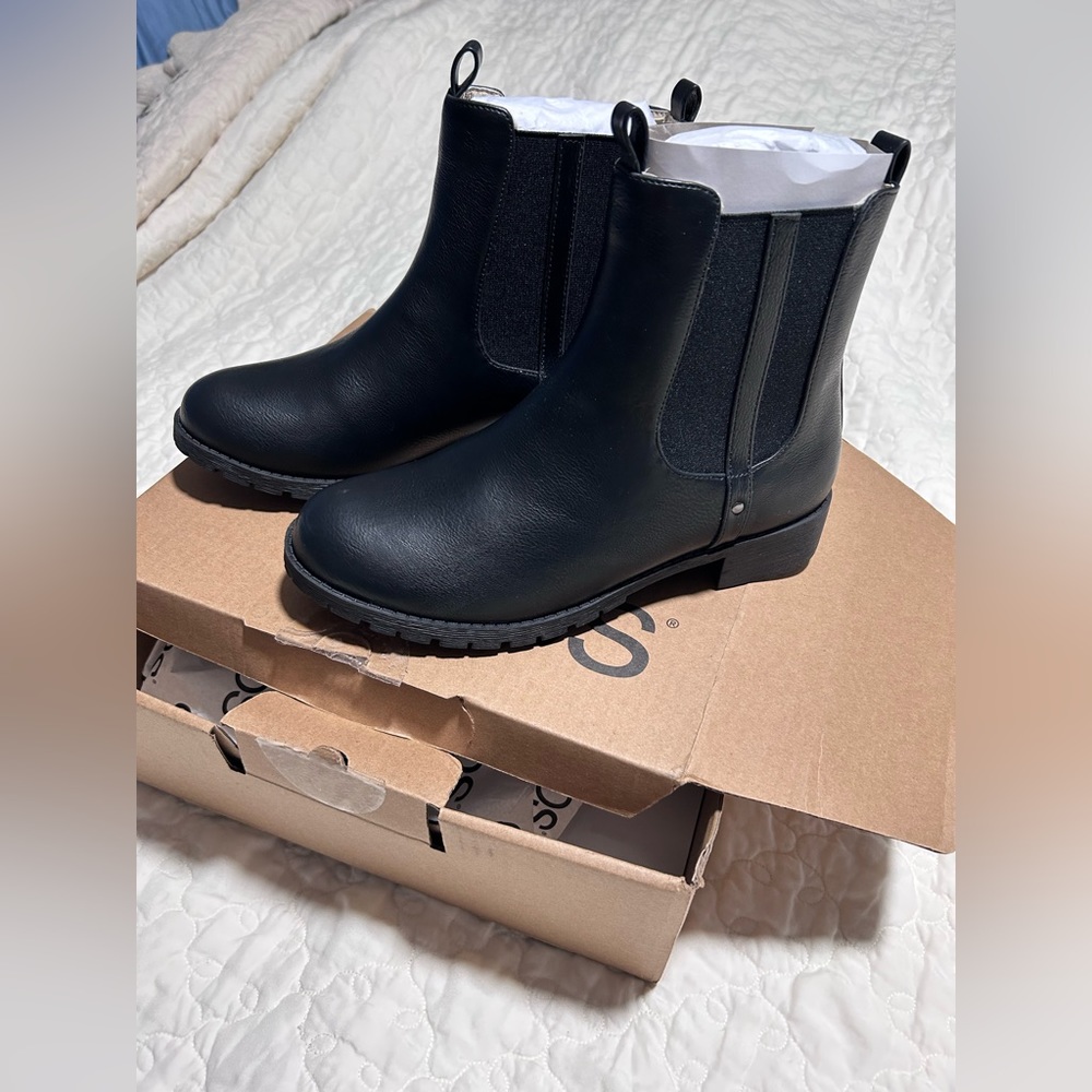 Women’s Ellos Sherpa Lined Faux Black Leather Slip On Chelsea Boots Sz 9M NEW
